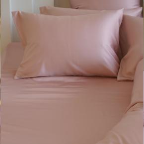 Простыня на резинке пудровая из тенселя 200х200 Rose Brilliant Grass - Розовая от German Grass