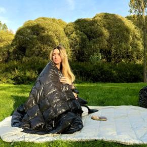 Плед в поход пуховый 140x200 Travel Plaid Grass - Черный от German Grass (Герман Грасс)