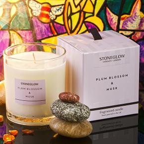 Свеча в прозрачной стакане ароматическая Цветы сливы и Мускус | Plum Blossom & Musk Stoneglow  - 40 ч.