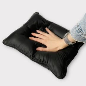 Дорожная подушка трансформер с пуховым наполнителем 33x45 Travel Pillow Grass Black - Черная - Фото 4