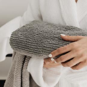 Халат хлопковый рифленый махровый в полоску Slim Ribbed L - Белый от L'appartement 