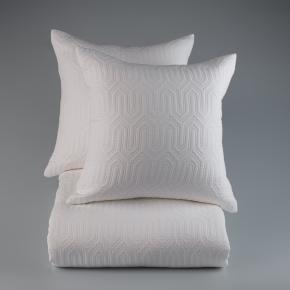 Комплект покрывало 240x260 с декор подушками (45х45 - 2 шт.) Klee - Белый - Фото 1