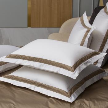 Наволочки с широкой декоративной отделкой (50х70 - 2 шт.) Alpine Caramel Beige Allure Grass - Белый / Карамельно-бежевый