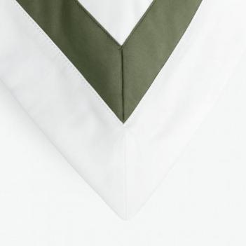 Белые люкс наволочки с широкой отделкой (50х70 - 2 шт.) Alpine Pine Green Allure Grass - Белый / Хвойно-зеленый