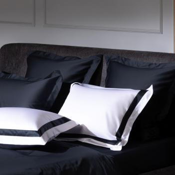 Простыня на кровать дорогая на резинке (180х200х40) Dark Onyx Allure Grass - Черный с синеватым отливом