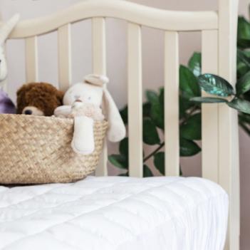 Пуховая перинка детская с юбкой 60х120х15 Baby Down Grass 100% белый гусиный пух - теплая (470 гр.) от Герман Грасс