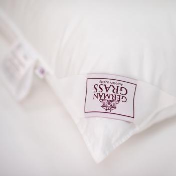 Подушка 70х70 Luxury Silk Grass от German Grass шелк - мягкая