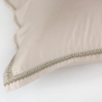 Постельное белье из сатина семейное с узким кружевом (150х200 - 2 шт.) Carinthia Noble Lace Grass - без простыни